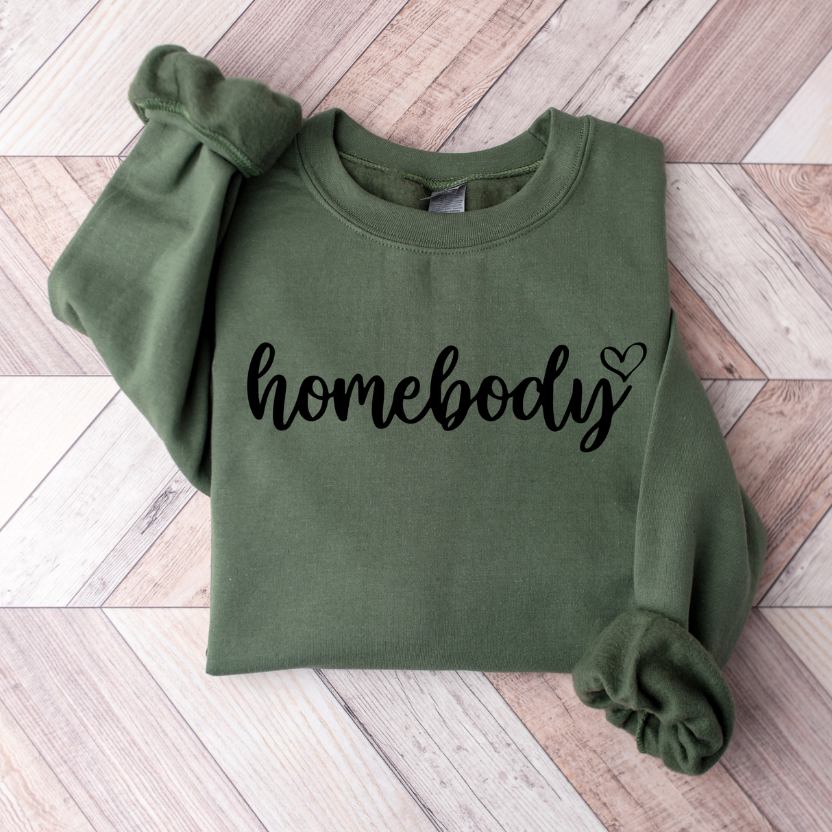 Homebody Heart | Graphic Sweatshirt