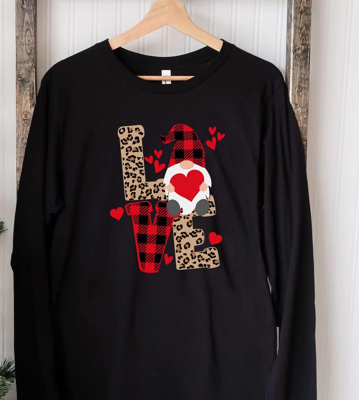 Love Gnome | Graphic Tee