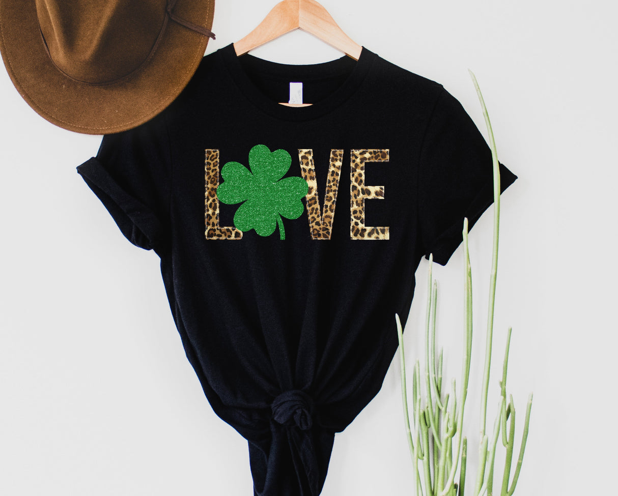 Lucky Love | Graphic Tee