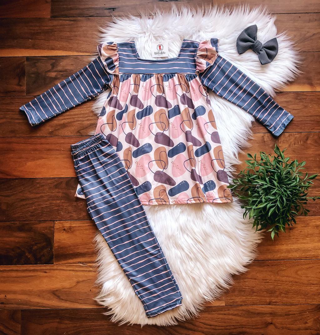 Mod Abstract Pants Set by Wellie Kate