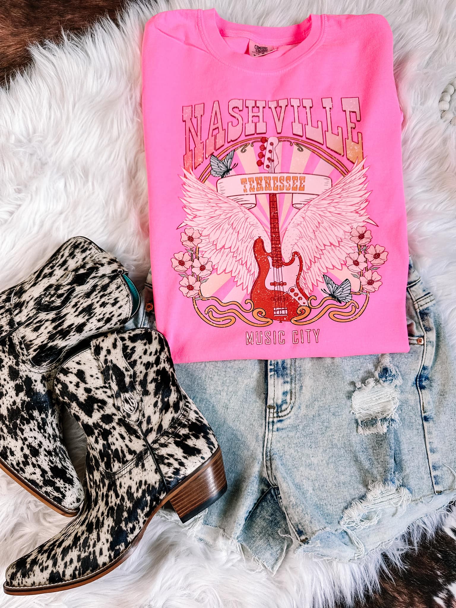 Nashville | Comfort Colors | Hot Pink Graphic Tee