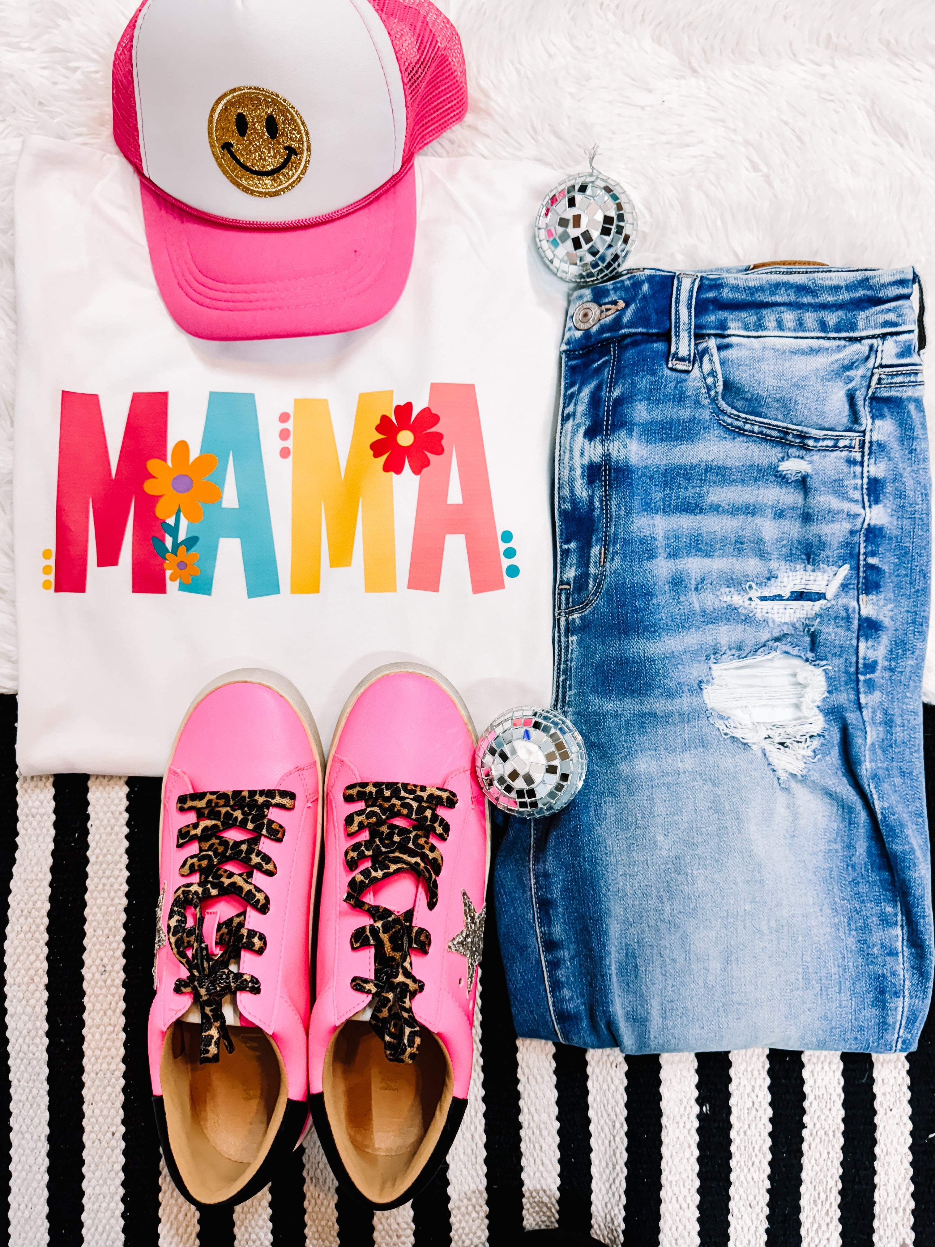 Simple Floral Mama | Women's Graphic Tee
