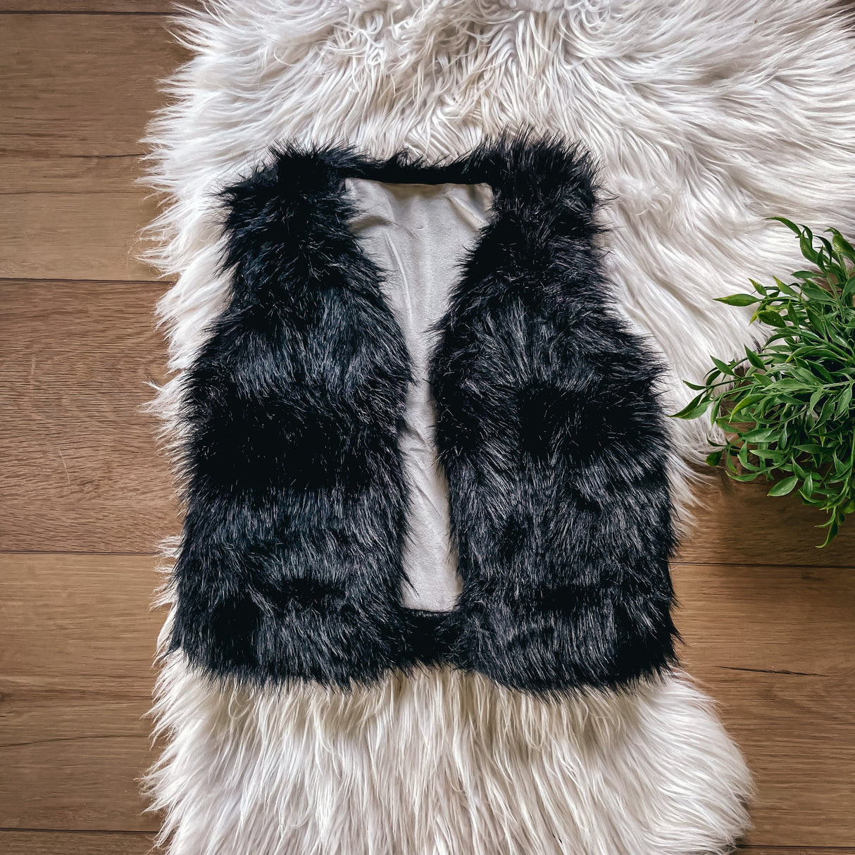 Black Faux Fur Vest | TwoCan