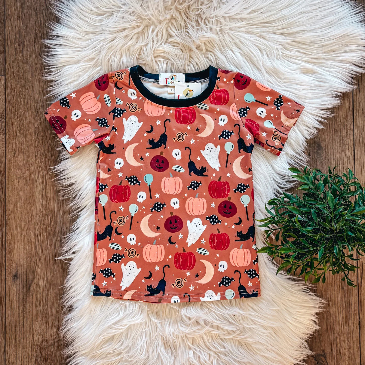 Halloween Friends Tee | Twocan