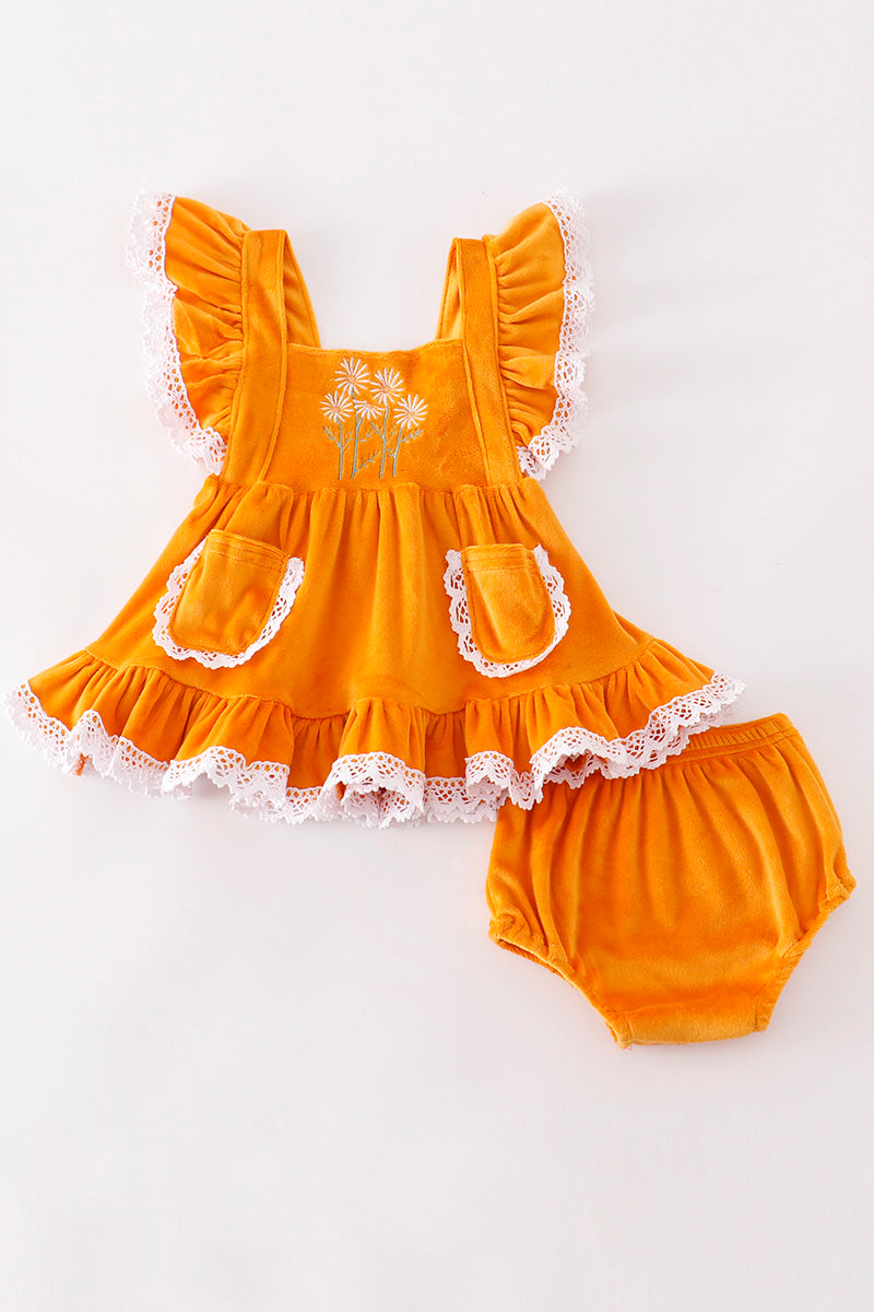 Velvet Daisy Flutter Baby Bloomers Set by Abby & Evie